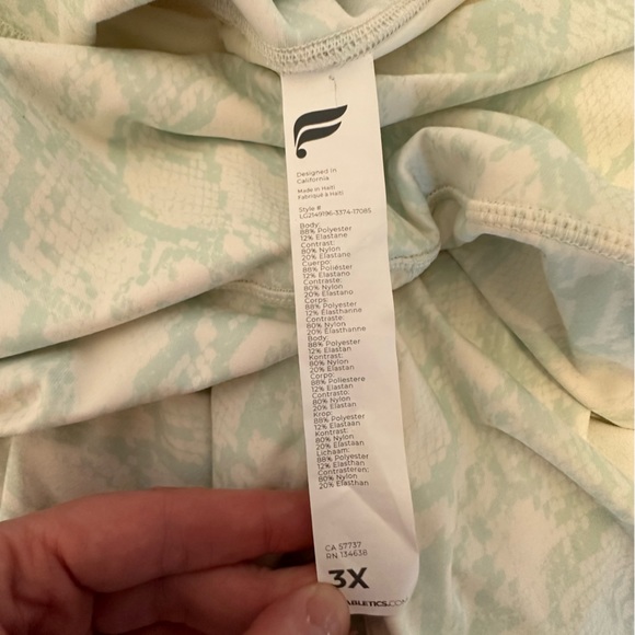 Fabletics Plus Size Define PH Ultra High-Waisted Leggings in Ice Cube Reptilia - Picture 5 of 5